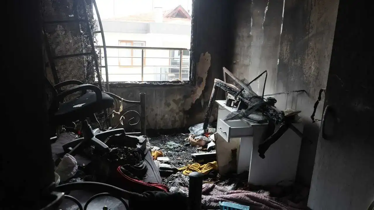 Hatay’da Aynı Aile İkinci Kez Yıkıldı: Depremden Sonra Yangın Vurdu! 2